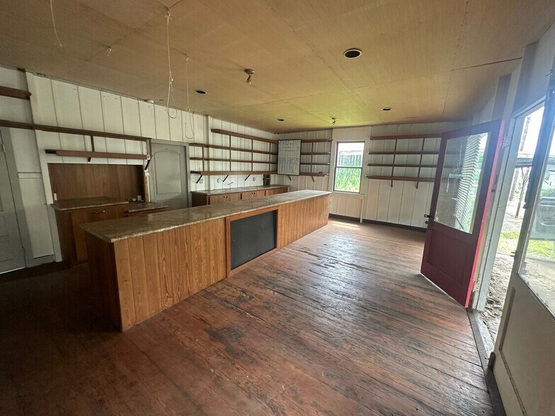 More Photos Of 82-6113 Mamalahoa Hwy, Captain Cook Service Station For Lease