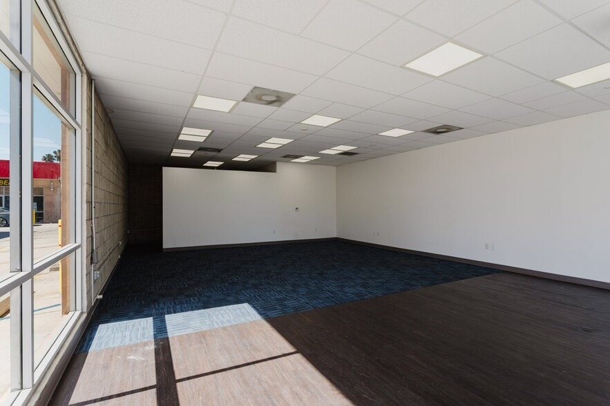 More Photos Of 5961 Laurel Canyon Blvd, Valley Village Storefront For Lease