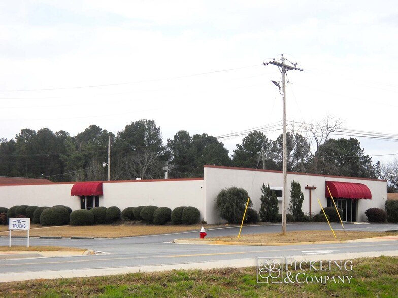 More Photos Of 949 Carl Vison Parkway, Centerville Light Distribution For Lease