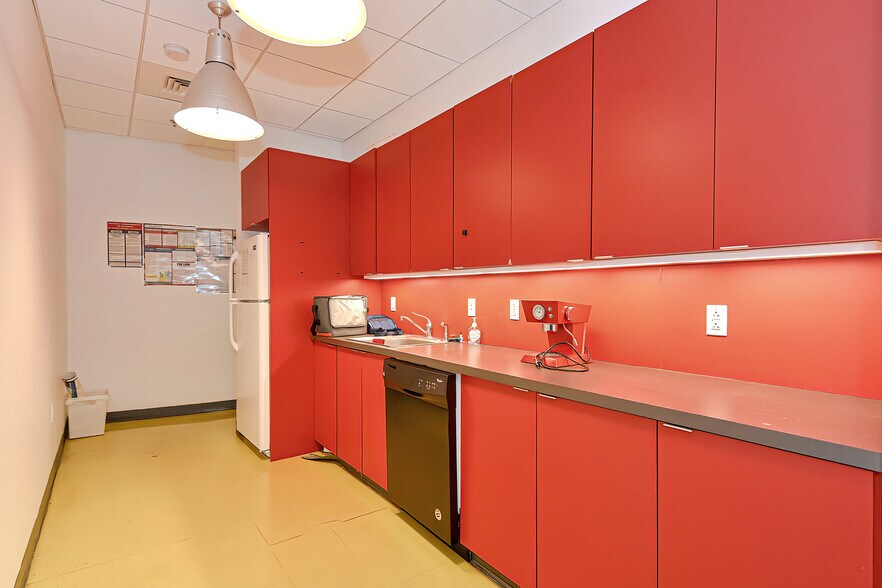 More Photos Of 1 Rounder Way, Burlington Office For Lease