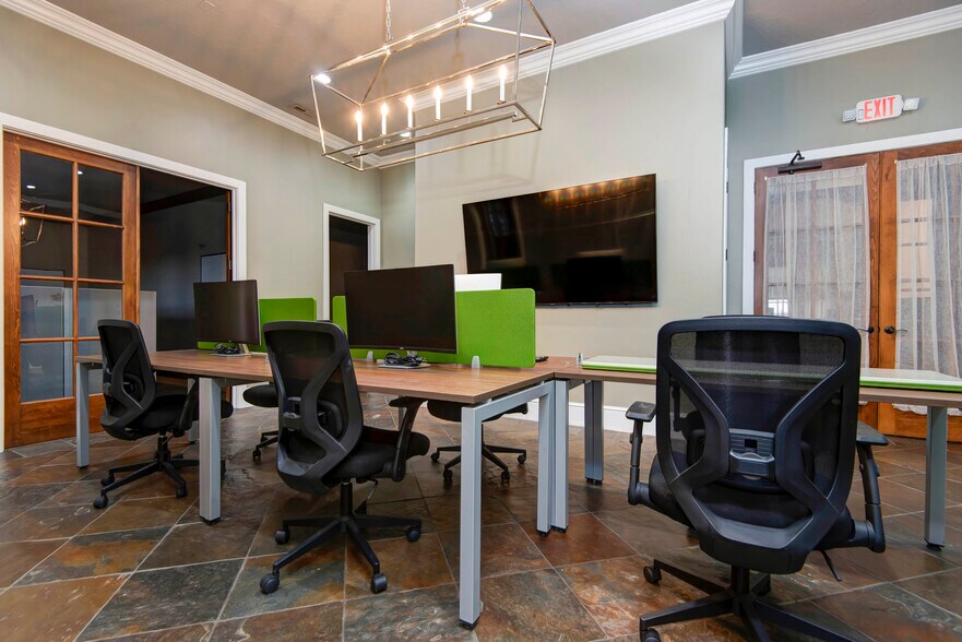 More Photos Of 1531 E Bradford Pky, Springfield Medical For Sale