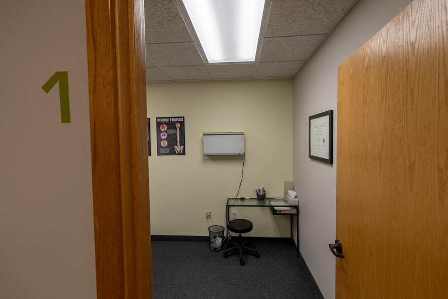 More Photos Of 833 E 16th St, Holland Bank For Lease