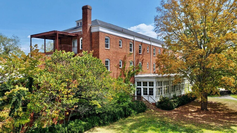 More Photos Of 158 Academy Lane Dr, Pence Springs Hotel For Sale