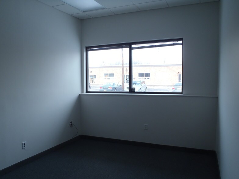 More Photos Of 1275 Bloomfield Ave, Fairfield Light Manufacturing For Lease