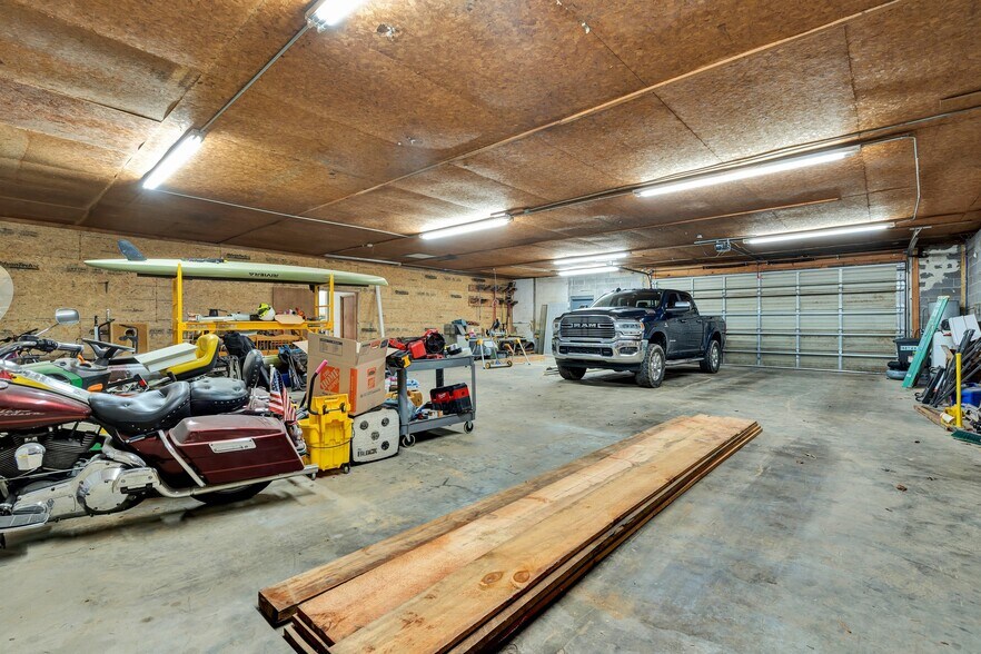 More Photos Of 1050 Whisperwood Trl NE, Cleveland Light Distribution For Sale