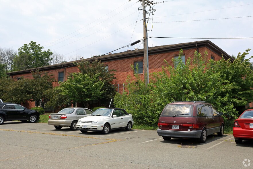 More Photos Of 10515-10535 Crestwood Dr, Manassas Medical For Lease