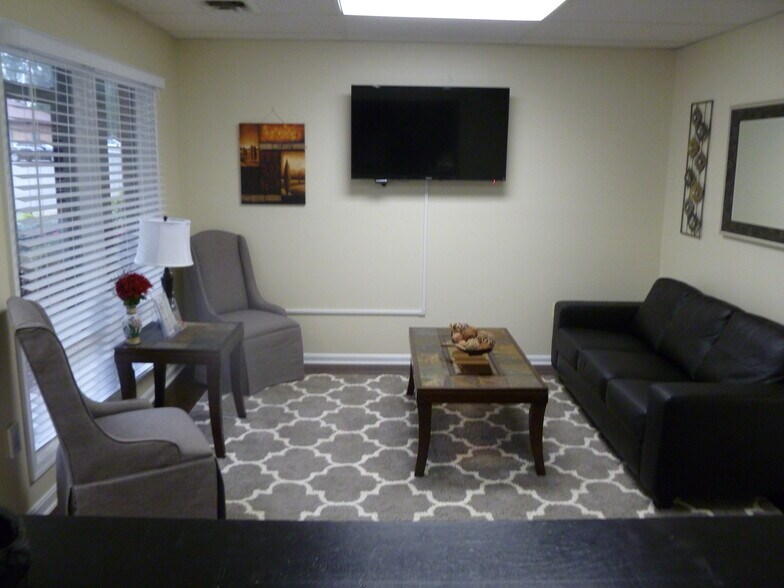 More Photos Of 4315-4317 Ridgewood Center Dr, Woodbridge Office For Sale