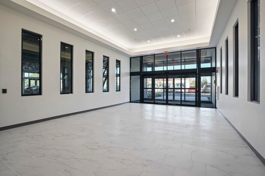 More Photos Of 7007 N High St, Worthington Unknown For Lease