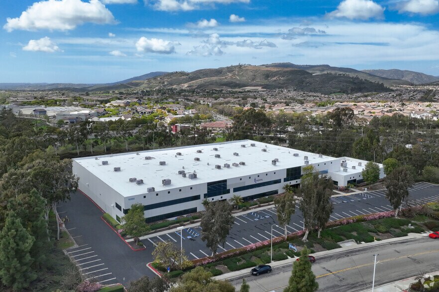 More Photos Of 16990 Goldentop Rd, San Diego Research And Development For Lease