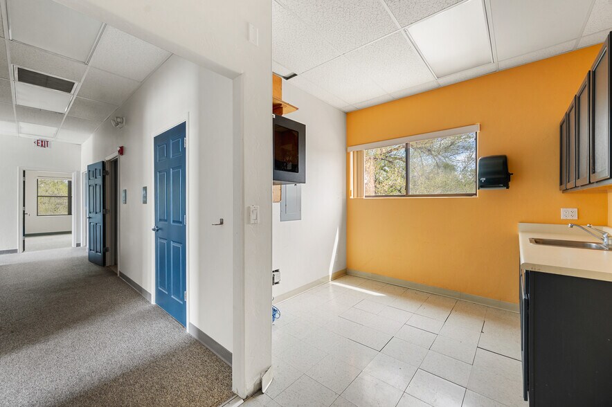 More Photos Of 371 Garden St, Prescott Storefront Retail Office For Sale