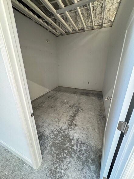 More Photos Of 323-329 Central Ave, Sarasota Office For Lease