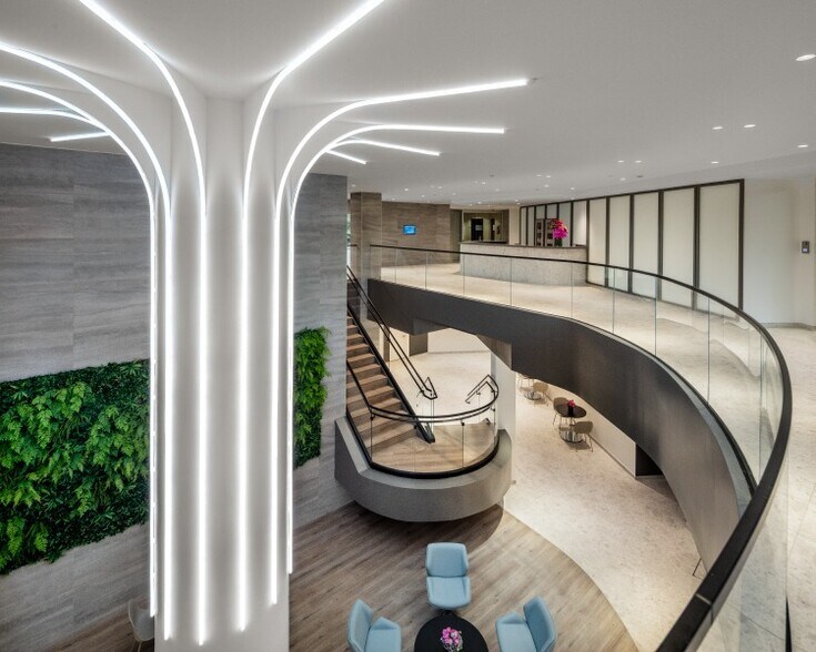 More Photos Of 100 Quentin Roosevelt Blvd, Garden City Office For Lease