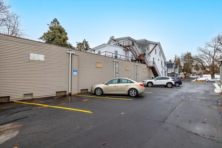 More Photos Of 2312 S 5th St, Allentown Self Storage For Sale