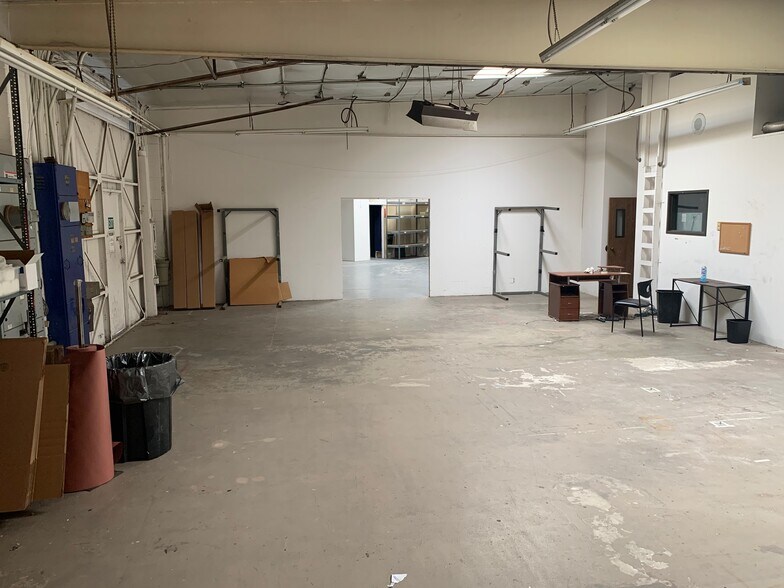 More Photos Of 7648-7654 San Fernando Rd, Sun Valley Warehouse For Lease