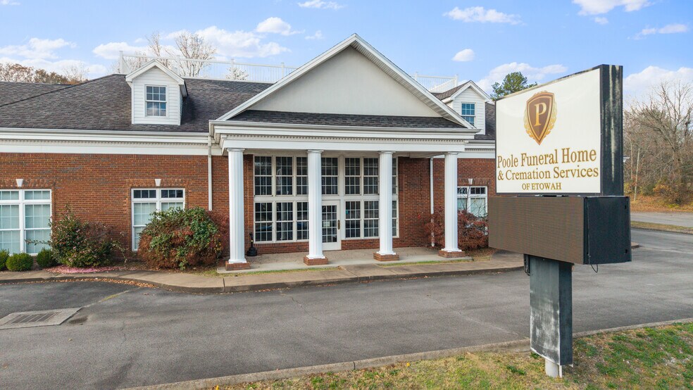 More Photos Of 300 N Tennessee Ave, Etowah Funeral Home For Sale