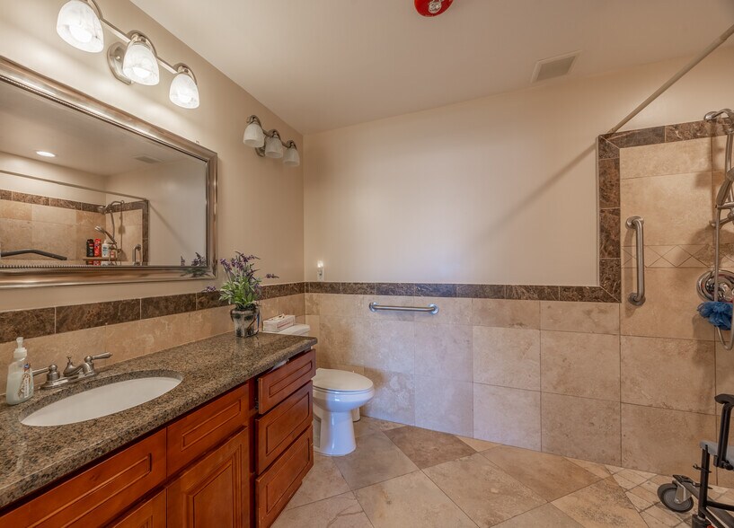 More Photos Of XXXXW Assisted Living Dr., Phoenix Assisted Living For Sale