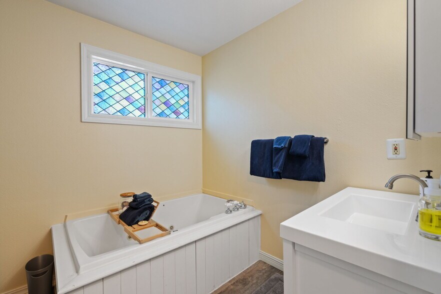 More Photos Of 259 S Pacific St, Rockaway Beach Specialty For Sale