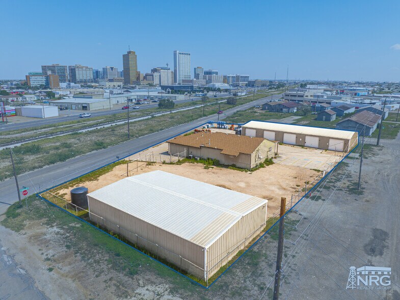 More Photos Of 903 W Industrial Ave, Midland Warehouse For Lease