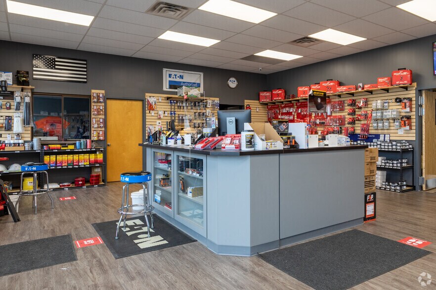 More Photos Of 199 Kedron Ave, Folsom Freestanding For Lease