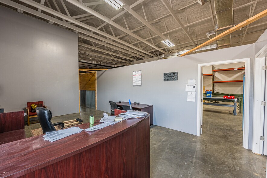 More Photos Of 16108 Bowling Green Rd, Rockfield Industrial For Sale