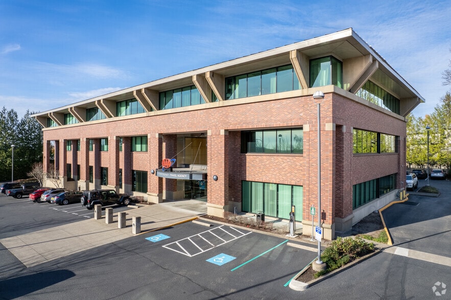 More Photos Of 10365 SE Sunnyside Rd, Clackamas Office For Lease