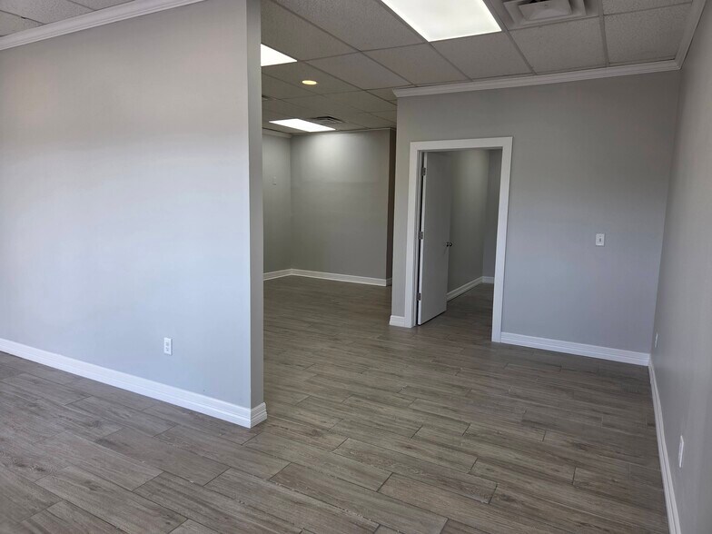 More Photos Of 11001-11013 S Memorial Dr, Tulsa Unknown For Lease