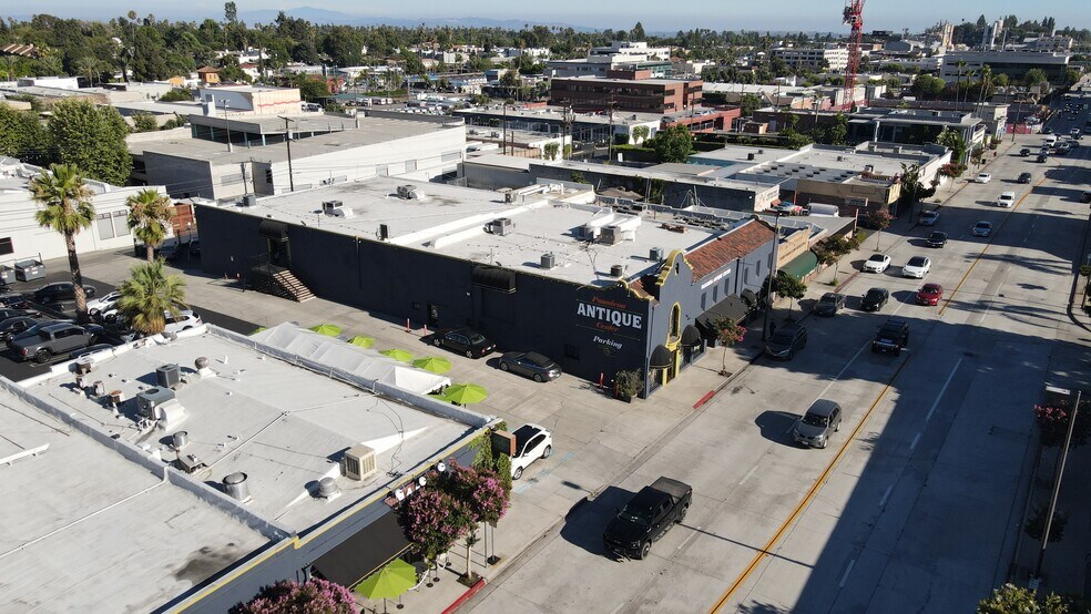 More Photos Of 442 S Fair Oaks Ave, Pasadena Freestanding For Lease