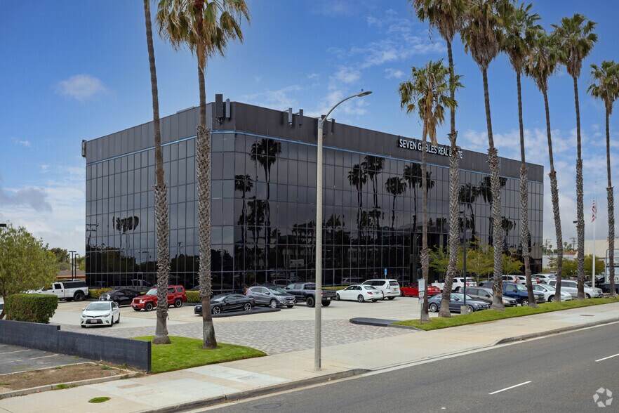 More Photos Of 19671 Beach Blvd, Huntington Beach Medical For Lease