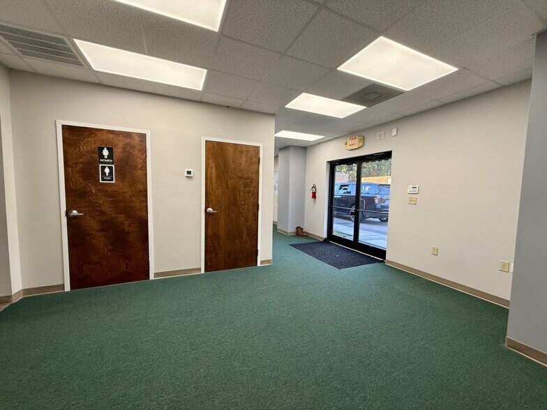 More Photos Of 142 Aqua Shed Ct, Aberdeen Flex For Lease