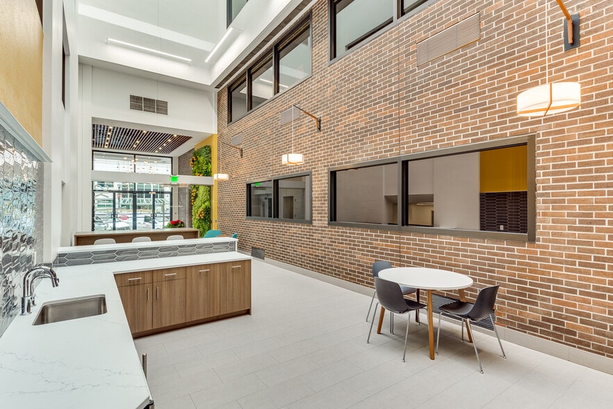 More Photos Of 2822 Colby Ave, Everett Office For Lease