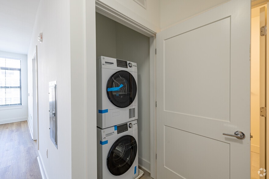 More Photos Of 10 W Westfield Ave W, Roselle Park Apartments For Lease