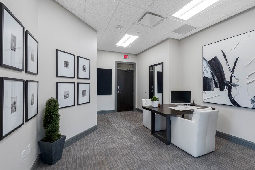More Photos Of 5331 Primrose Lake Cir, Tampa Loft Creative Space For Lease