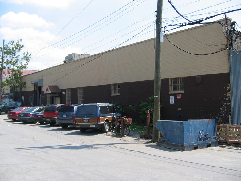 More Photos Of 3960-3966 Merritt Ave, Bronx Warehouse For Lease