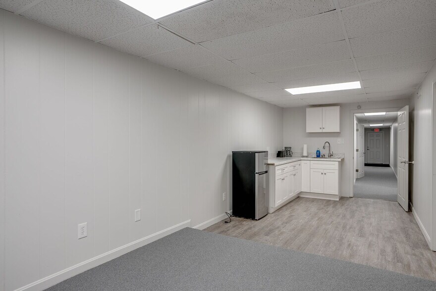 More Photos Of 38-40 Market St, Amesbury Office Residential For Sale