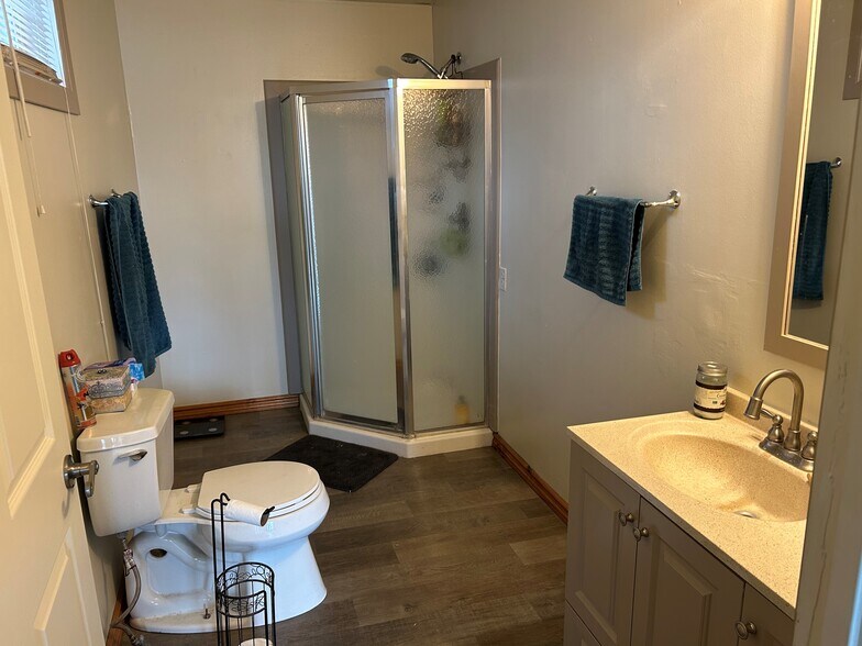 More Photos Of 135-145 Cleveland Ave, Loveland Warehouse For Sale