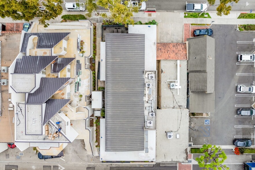 More Photos Of 345-349 3rd St, Laguna Beach Loft Creative Space For Sale