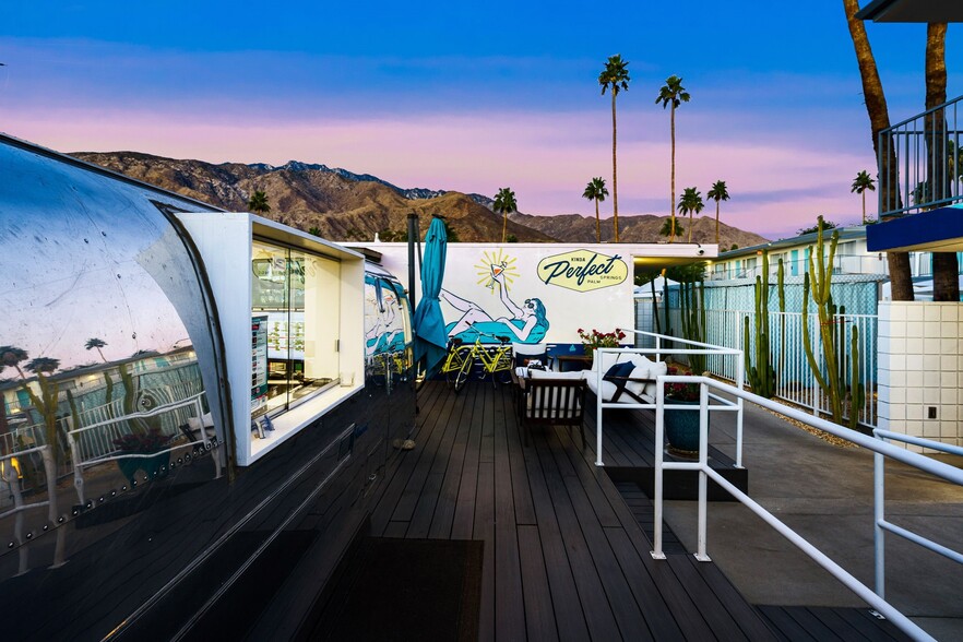 More Photos Of 1466 N Palm Canyon Dr, Palm Springs Hotel For Lease
