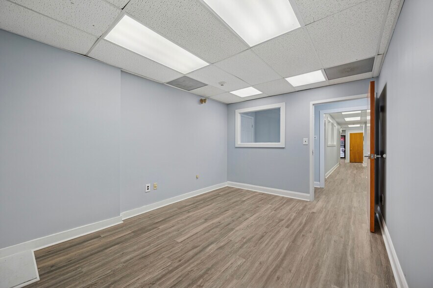 More Photos Of 2-4 S Easton Rd, Glenside Office Residential For Lease
