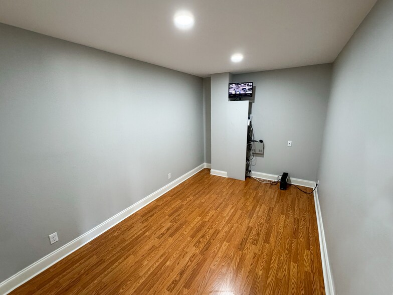 More Photos Of 15279 Bulverde Rd, San Antonio Warehouse For Sale