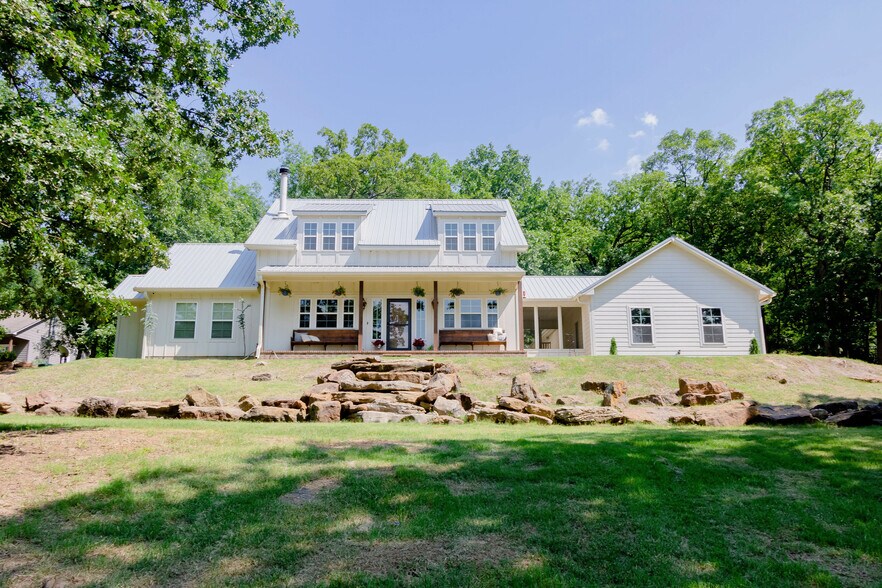 More Photos Of 19430 Highway 80, Hulbert Specialty For Sale