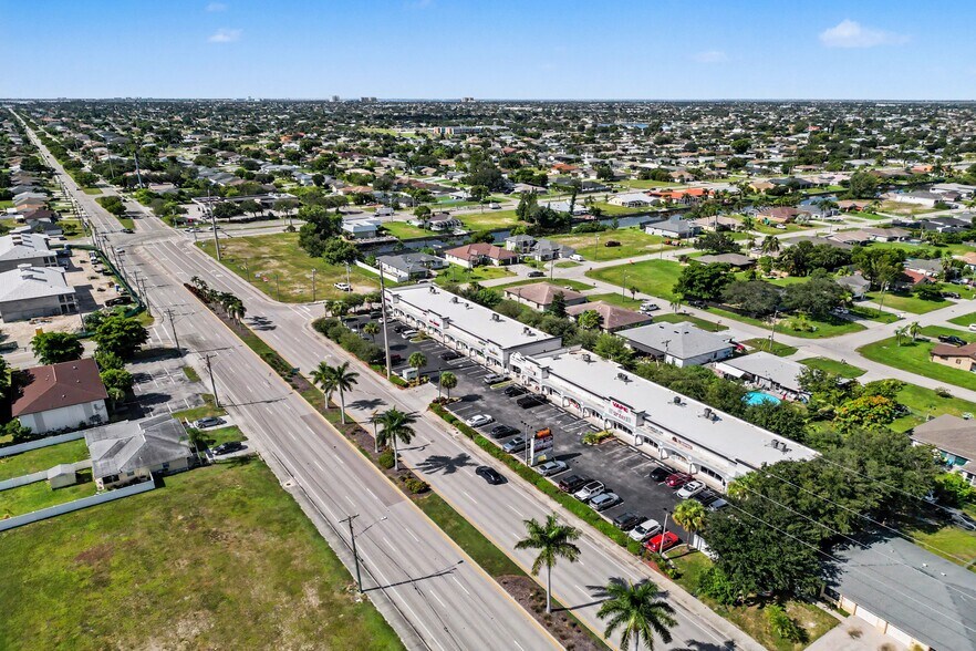 More Photos Of 3028 Santa Barbara Blvd, Cape Coral Unknown For Lease