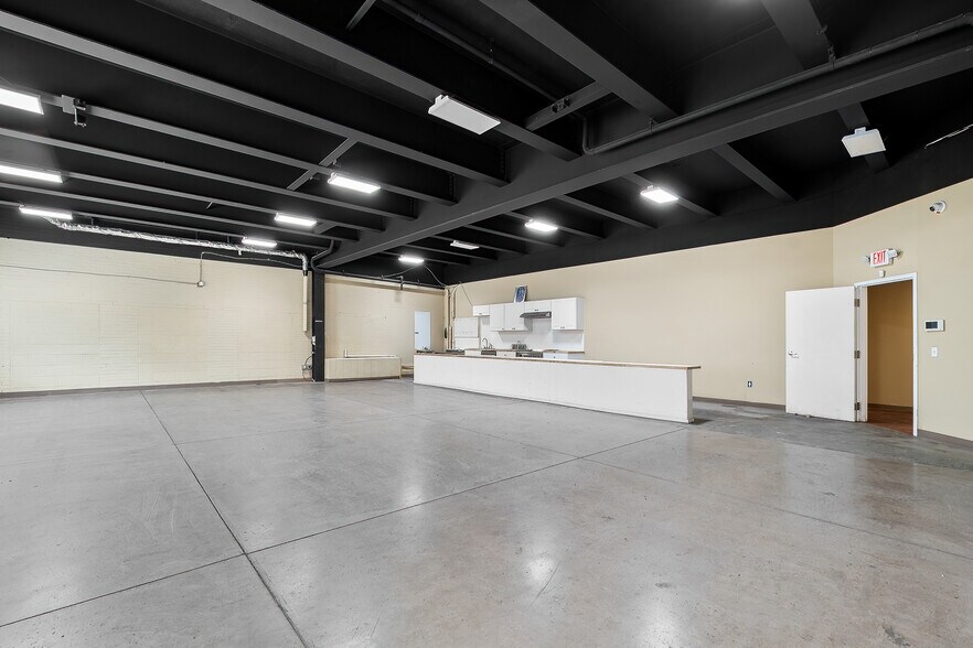 More Photos Of 90 E Union St, Wilkes-Barre Light Distribution For Lease