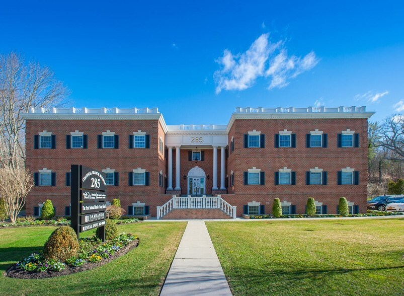More Photos Of 285 Middle Country Rd, Smithtown Medical For Lease