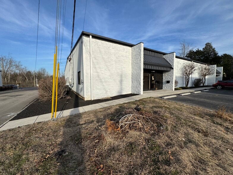 More Photos Of 7140 Regal Ln, Knoxville Warehouse For Lease