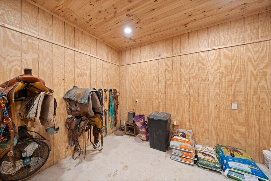 More Photos Of 1402 Eagle Ferry Rd, Anahuac Land For Sale