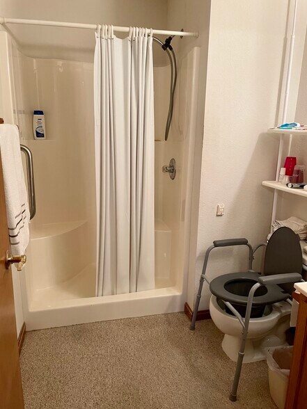 More Photos Of 410 Sunset Dr, Vandalia Apartments For Sale