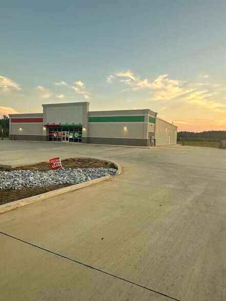 Primary Photo Of 3112 Highway 16 E, Carthage Freestanding For Lease