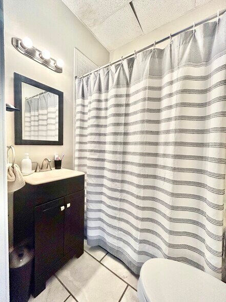 More Photos Of 825 N Charles St, Baltimore Apartments For Sale