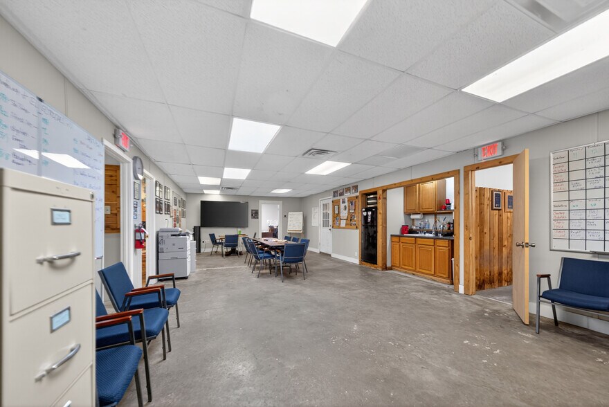 More Photos Of 3484 FM 2813, Flint Warehouse For Sale