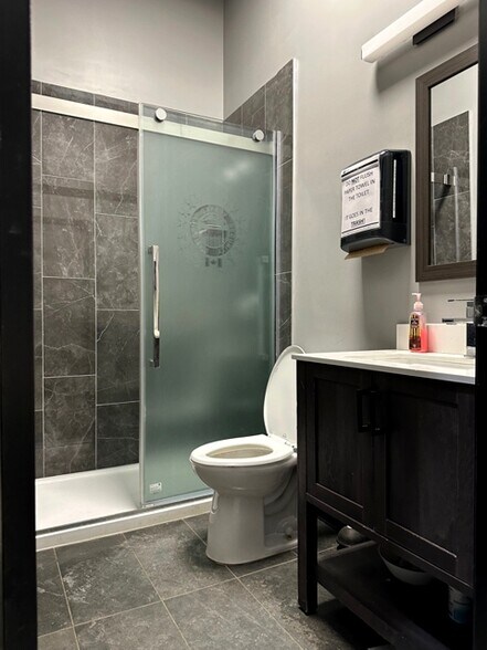 More Photos Of 10870 97th St NW, Edmonton Flex For Lease